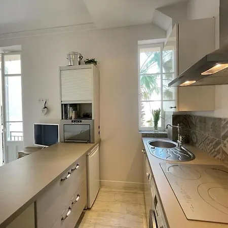 Apartmán De Luxe Dans Le Centre D'antibes *